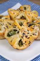 bun puff pastry  with spinach and ricotta
