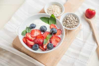 Joghurt mit Beeren