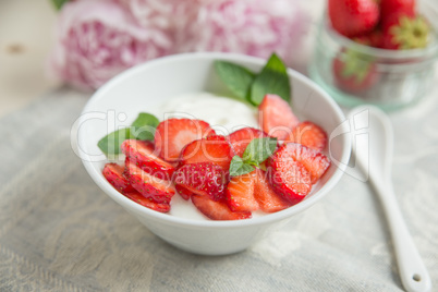 Joghurt mit Beeren