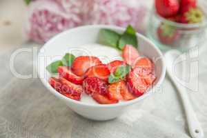 Joghurt mit Beeren