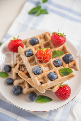 Belgische Waffeln mit frischen Erdbeeren