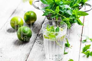 cocktail with lime and mint