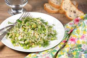 Cabbage salad with peas