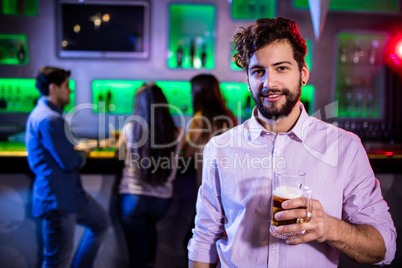 Man holding a beer mug