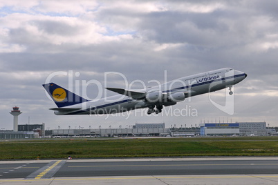 Lufthansa B 747 beim Start in Frankfurt