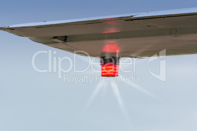 Positionsbeleuchtung eines Flugzeuges.