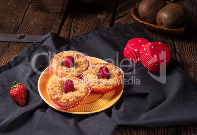 Cheesecake Muffins with raspberry