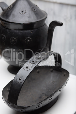 Kettle for boiling hot water