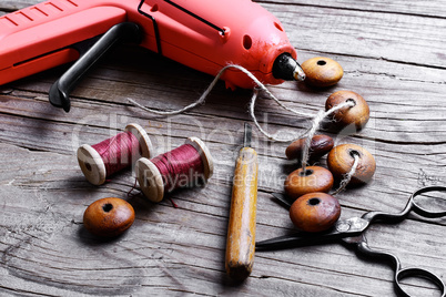 beads and set of tools