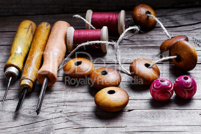 beads and set of tools
