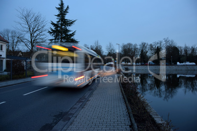 Bus, abends