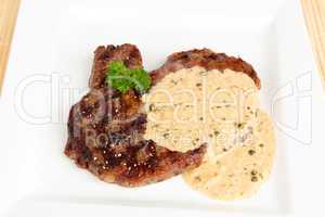 Steak mit Pfeffersoße