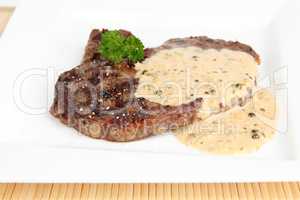 Steak mit Pfeffersoße