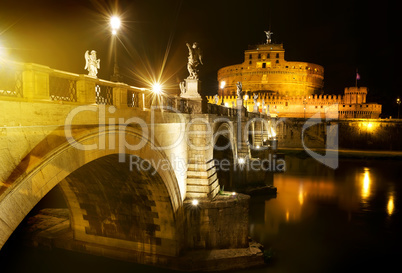 Bridge to castle Sant Angelo