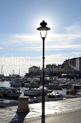 Laterne am Hafen von Rovinj