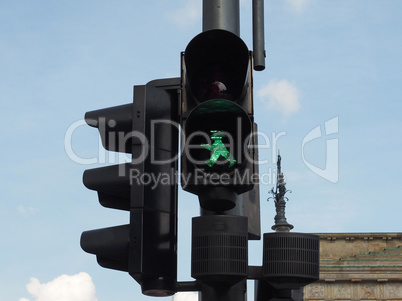 Green light traffic signal