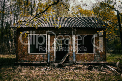 Classic evil  dead zombie house