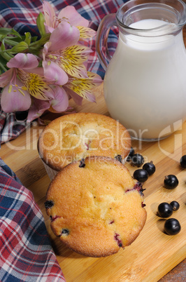 Muffins filled with berries