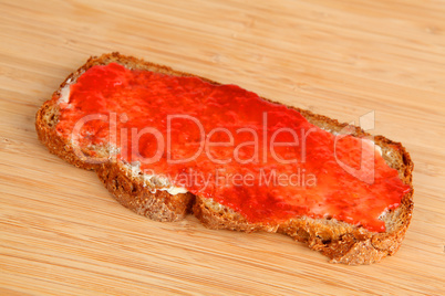 Brot mit Marmelade