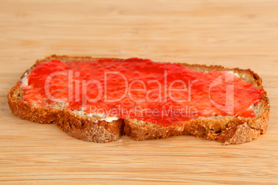 Brot mit Marmelade