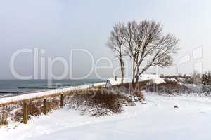 Ostseeküste in Ahrenshoop an einem Tag im Winter