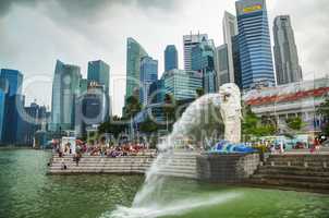 Overview of the marina bay and the Merlion
