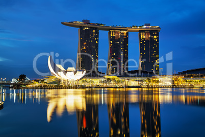 Overview of the marina bay with Marina Bay Sands
