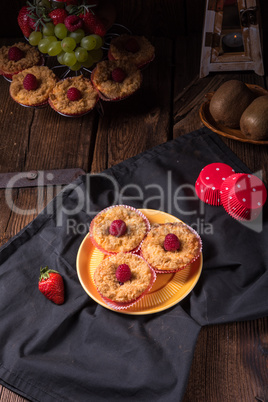 Cheesecake Muffins with raspberry