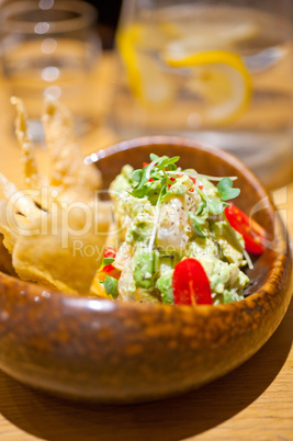 avocado and shrimps salad