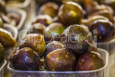 Figs at the market