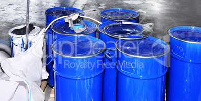 Drums of chemical production in the storage of waste