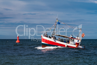 Fischerboot auf der Ostsee während der Hanse Sail