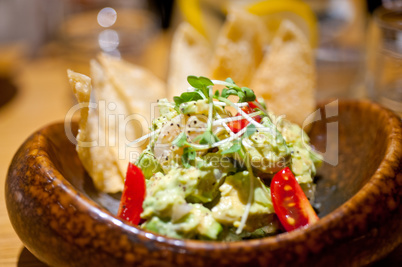 avocado and shrimps salad