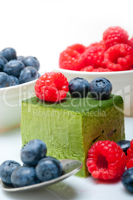 green tea matcha mousse cake with berries