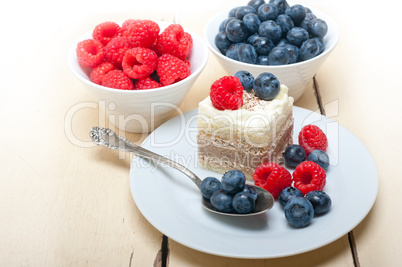 fresh raspberry and blueberry cake