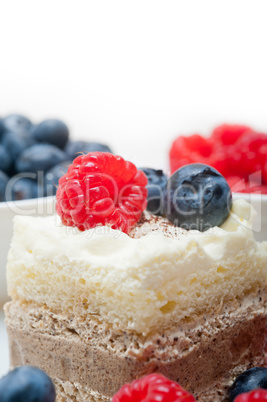 fresh raspberry and blueberry cake