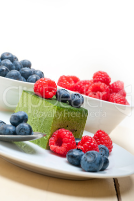 green tea matcha mousse cake with berries