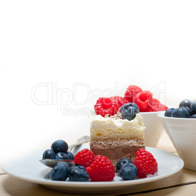 fresh raspberry and blueberry cake