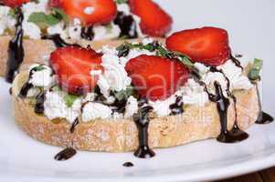 Sandwich with ricotta and strawberries