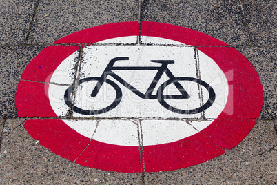 Straßenmarkierung Fahrradweg