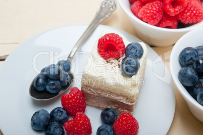 fresh raspberry and blueberry cake