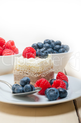 fresh raspberry and blueberry cake