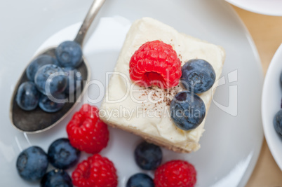 fresh raspberry and blueberry cake