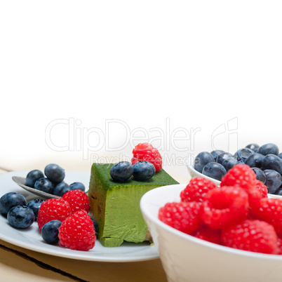 green tea matcha mousse cake with berries