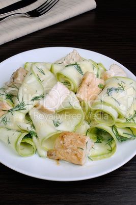 Zucchini salad with chicken