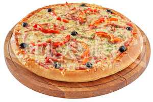 Classic pizza with tomatoes, red pepper and herbs
