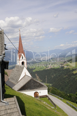 Kirche St. Quirin in Sellrain, Österreich