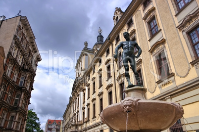 Breslau Fechterbrunnen - Breslau, the university and sword well