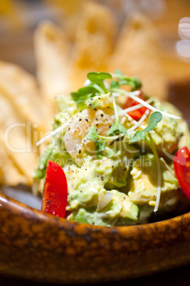 avocado and shrimps salad