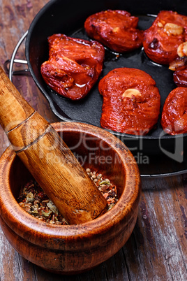 Sun-dried tomatoes in the pan